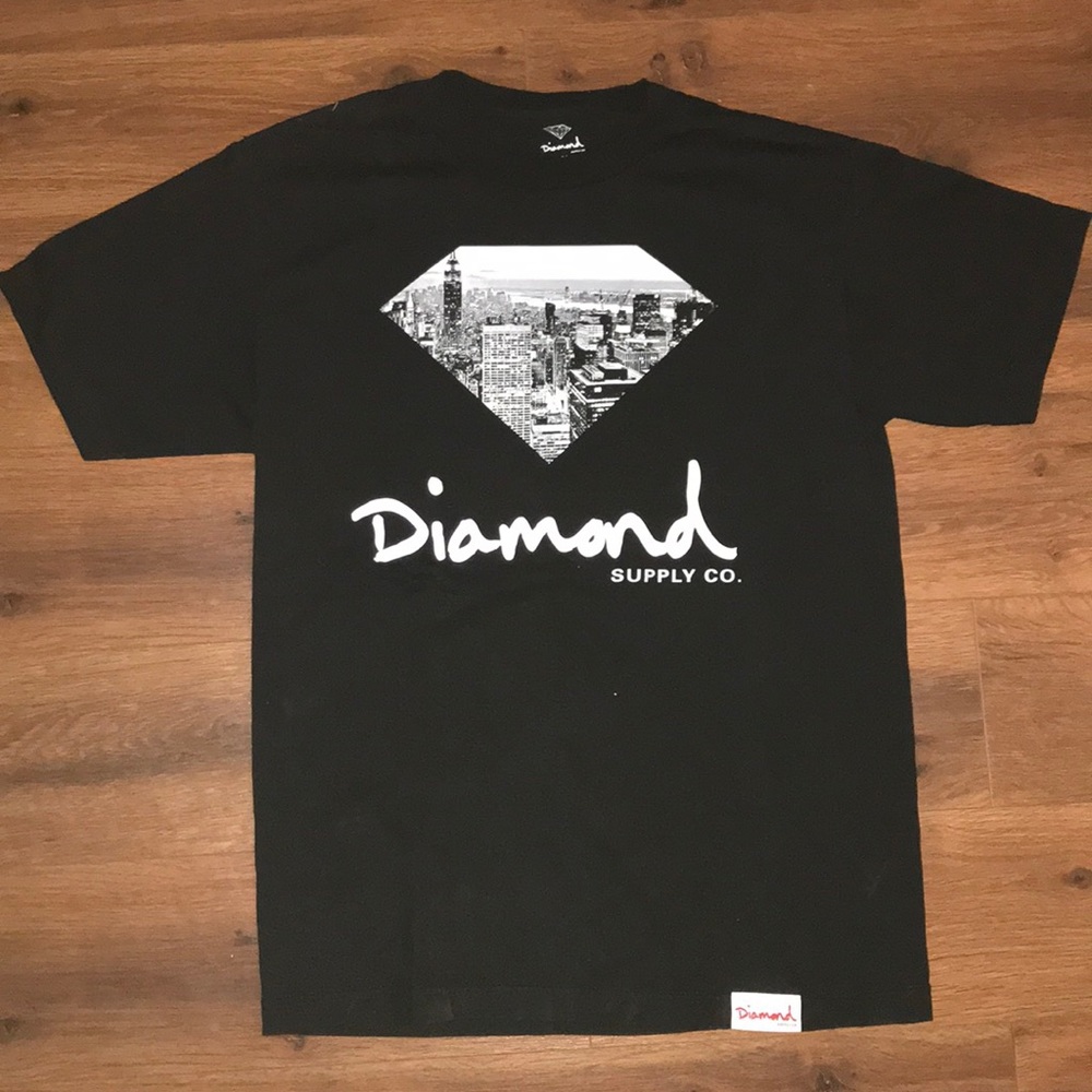 LIGHTLY WORN DIAMOND TEE‼️‼️